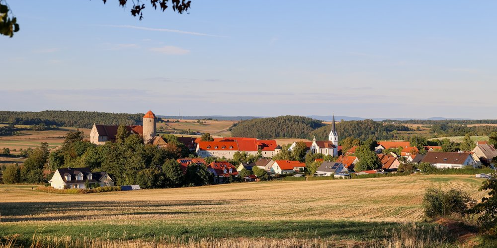 Ortsansicht Lisberg mit Burg